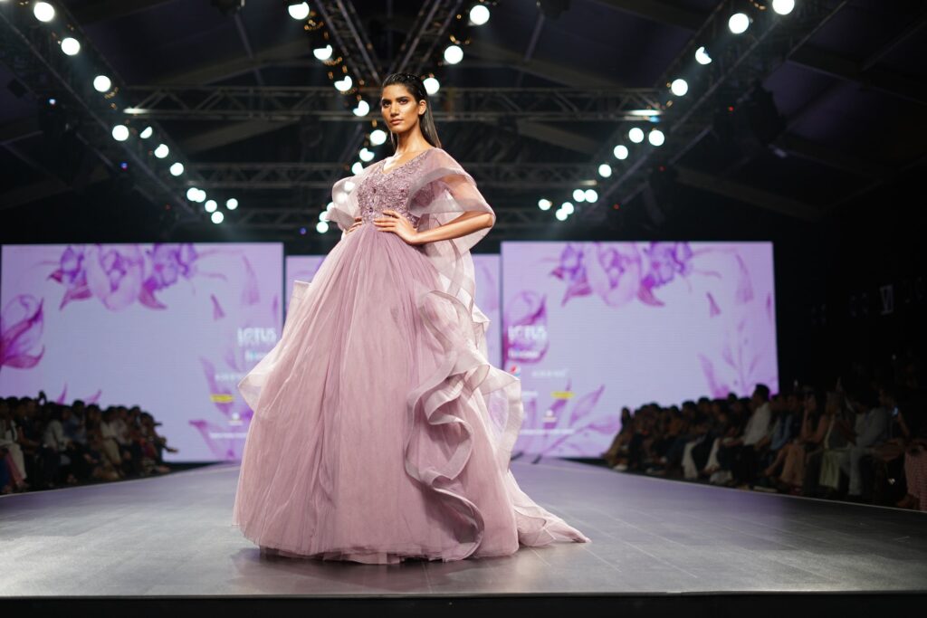 Haute Couture Fashion Week 2023-2024: A Sparkling Meeting of Creativity ...